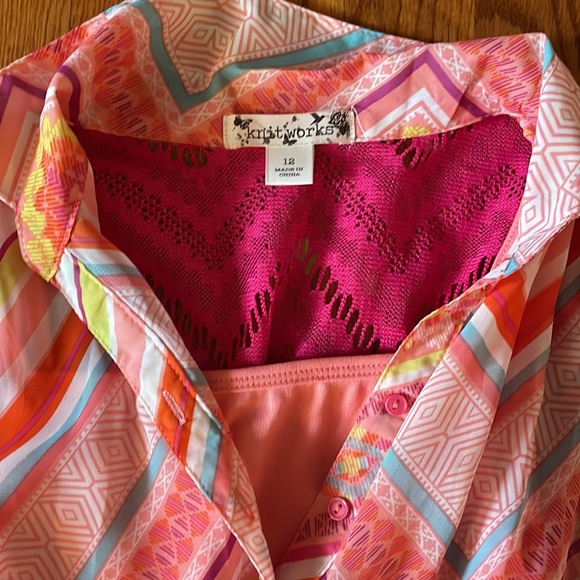 Collared Pink Dress with multi-colored pattern and Pink Belt Size 12 - Picture 6 of 7